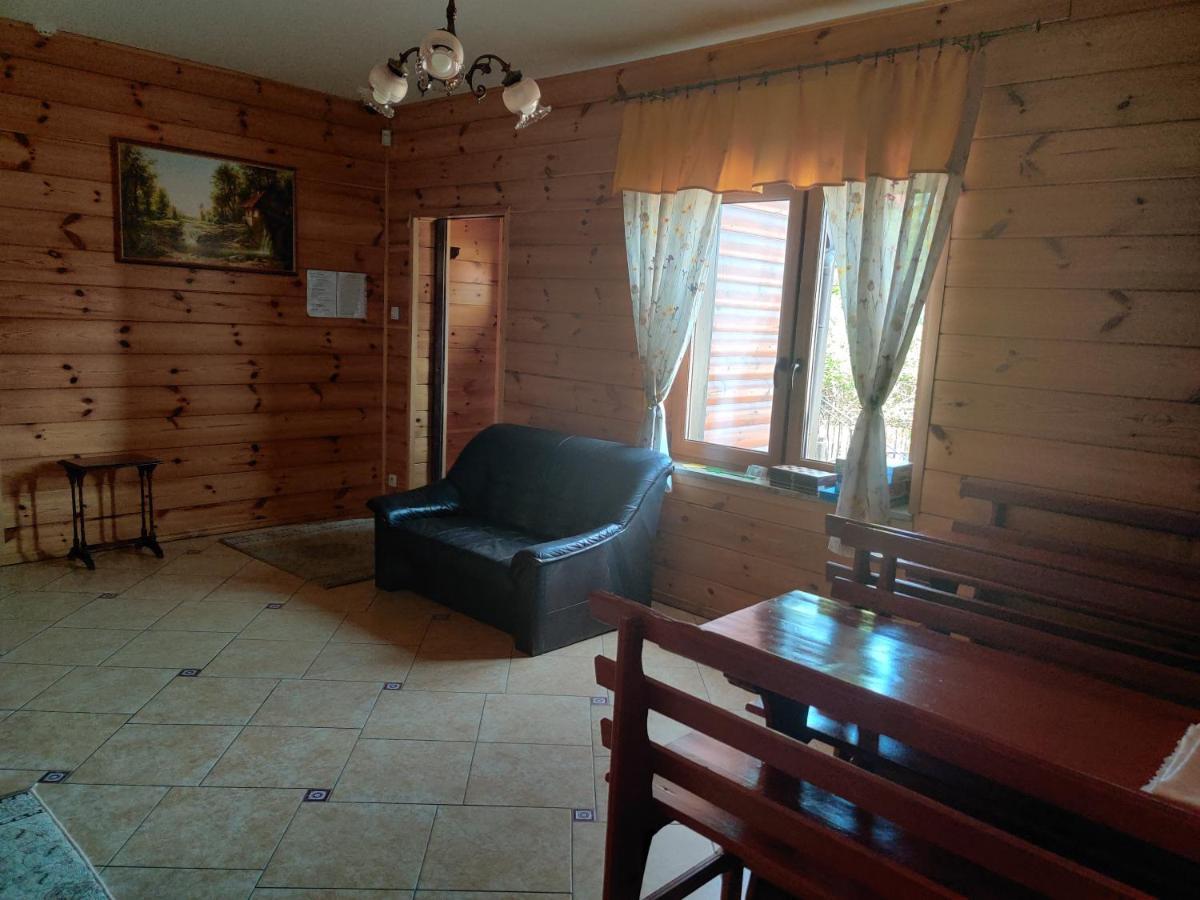 Hostal Cztery Pory Roku Białowieża Exterior foto