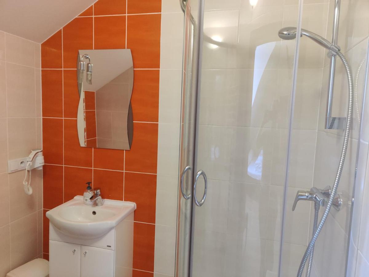 Hostal Cztery Pory Roku Białowieża Exterior foto