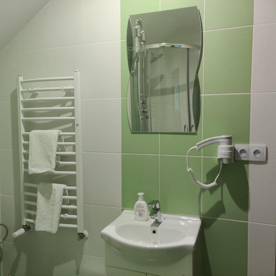 Hostal Cztery Pory Roku Białowieża Exterior foto