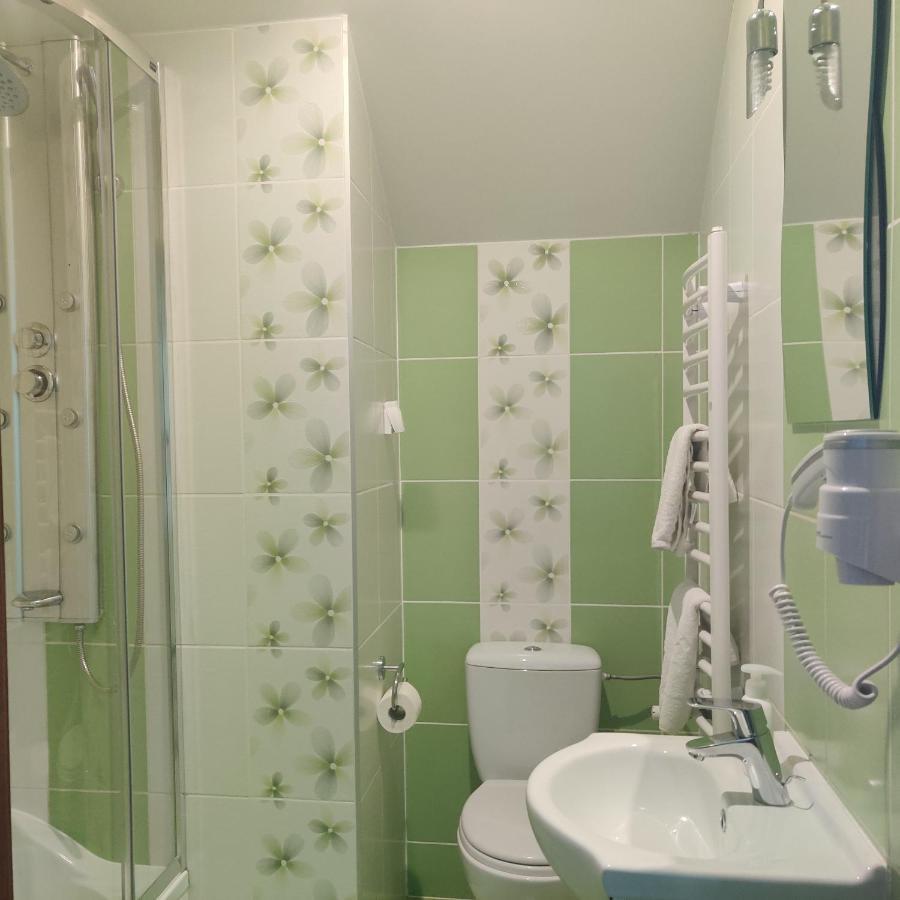 Hostal Cztery Pory Roku Białowieża Exterior foto