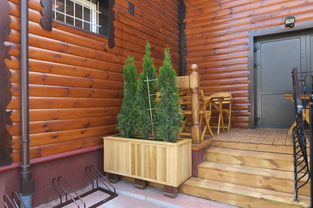 Hostal Cztery Pory Roku Białowieża Exterior foto